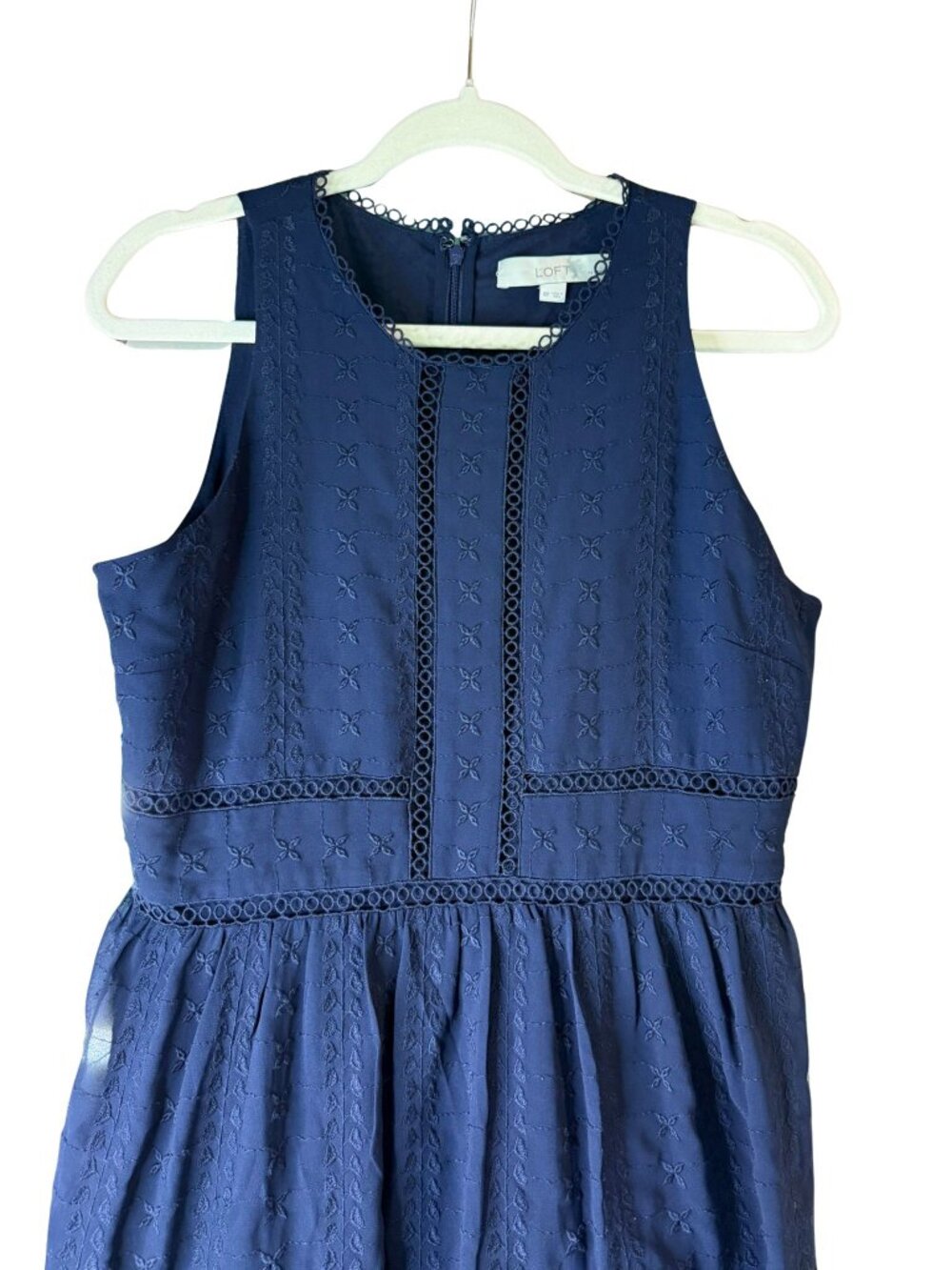 LOFT Petite Navy Embroidered Fit Flare Dress Pockets Sleeveless Eyelet Trim 8P - Picture 3 of 5